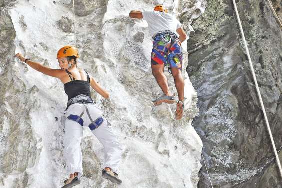 Les Roches Notre Dame se dévoilent sous les doigts des grimpeurs