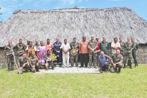 Des marsouins à la tribu de Takedji