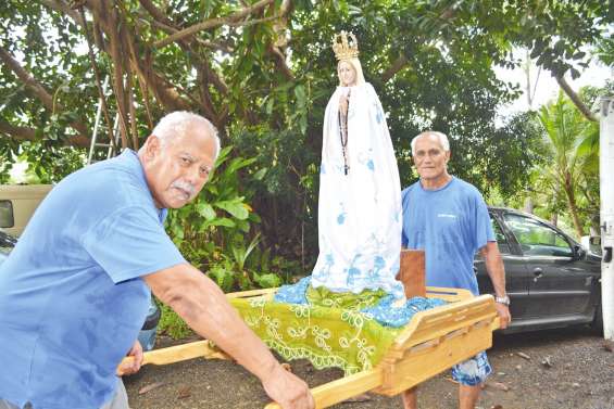 La statue de notre Dame de Fatima fait escale aux Loyauté