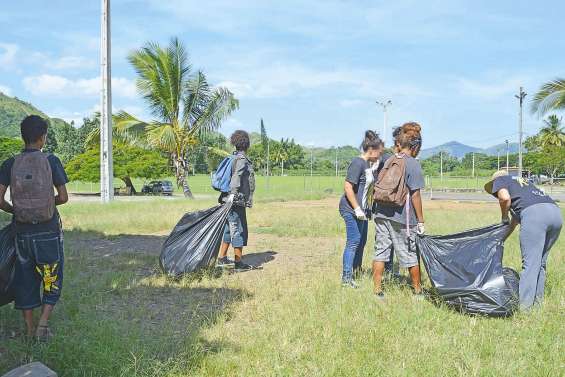 Les collégiens punis  réparent leurs bêtises