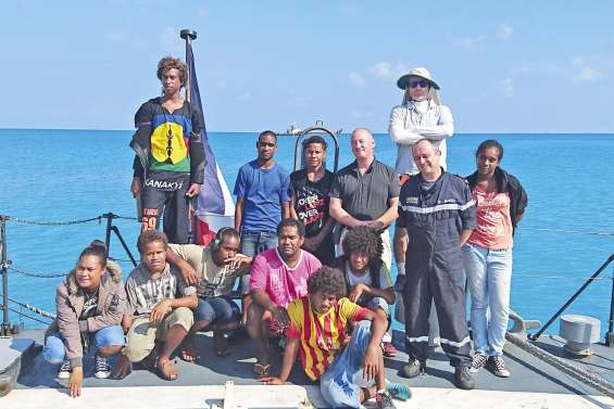 Des élèves sur le pont