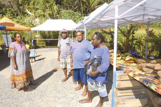 Un grand marché juste avant Pâques