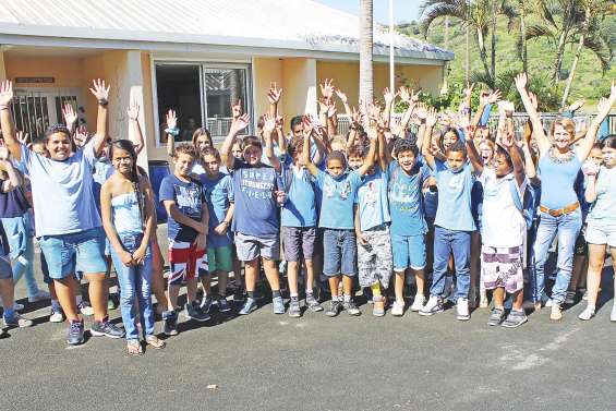 Les collégiens en bleu pour la planète