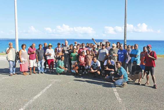 Les pêcheurs de l’île inaugurent  à Enu le port à sec