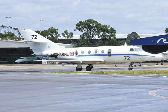 Les bulletins de vote largués par avion