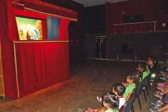 De belles histoires dans un grand bénitier