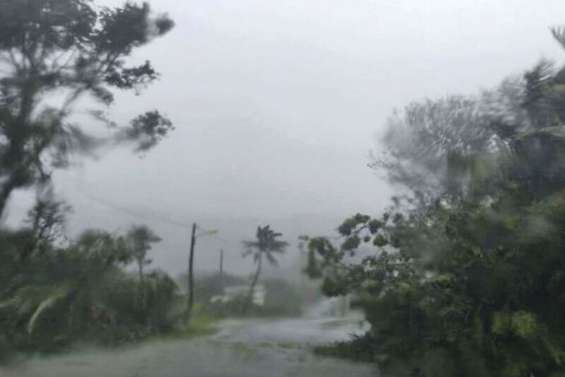 Le cyclone Donna en route vers le Nord