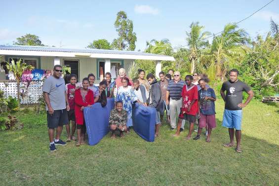Les lycéens offrent leurs matelas aux victimes de Donna