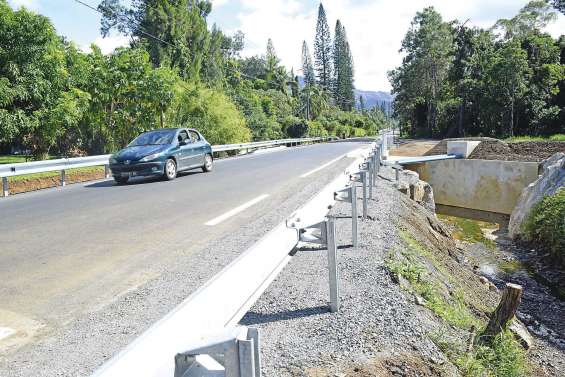 À Plum, le pont Châtelain voit double
