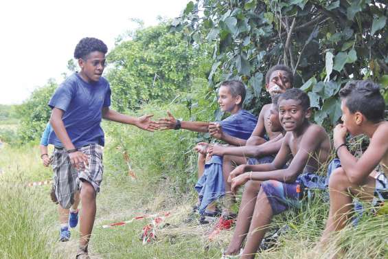 Cinq cents collégiens et lycéens  à l’assaut de Gouaro Déva