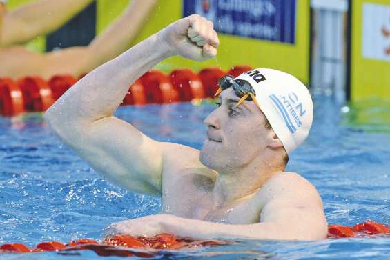 Dahlia en retrait  mais pas en retraite