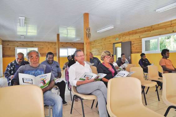 Le projet éducatif calédonien expliqué aux Si Nengone