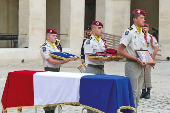 Hommage militaire au caporal Riveta