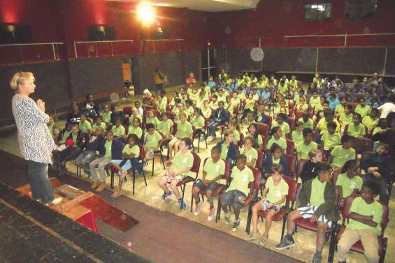 La médiation se joue  aussi au théâtre