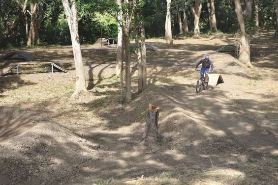 VTT à l’ombre des bois noirs