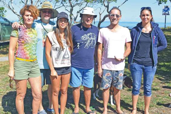 Les habitants de Poé  protègent leurs poubelles