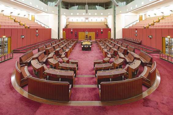 Démissions en chaîne dans la sphère politique