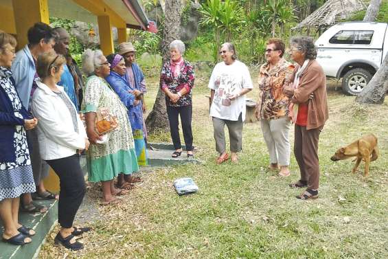 Les seniors en balade à la tribu de Oua Oué