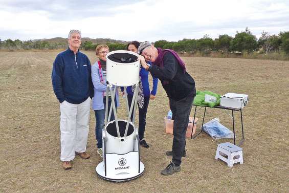 Le ciel et ses mystères dans le viseur à Ouatom