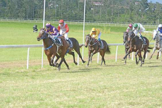 Emilie, jolie outsider