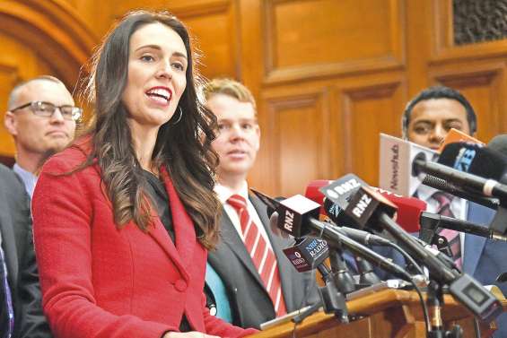 Politique ou maternité, le débat enflamme les Kiwis