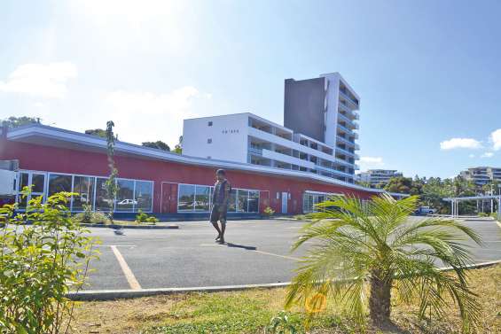 Enfin quelques commerces à To’Ata