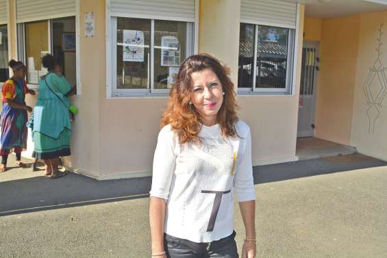 Une directrice à projets  au collège Louis-Léopold-Djiet