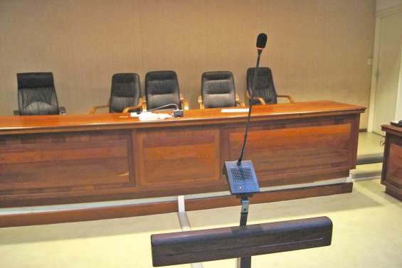 36 week-ends ferme au Camp-Est