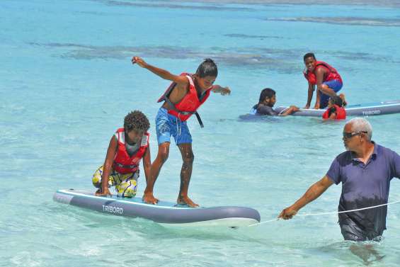 Un mercredi pédagogique sportif  sur la plage de Yedjele