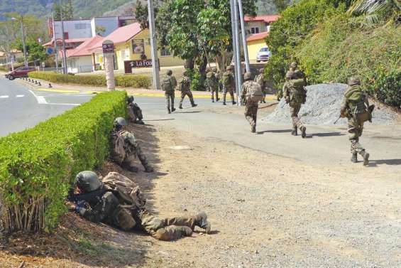 La Foa sous contrôle militaire