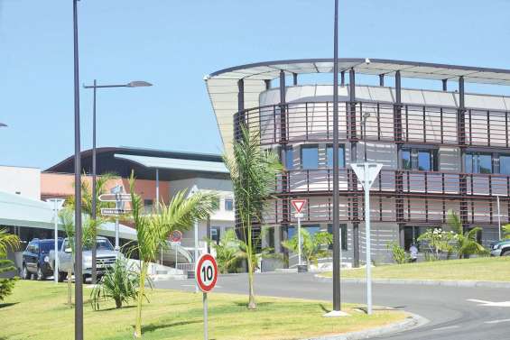 Discussions  entre le personnel et  la direction du CHT