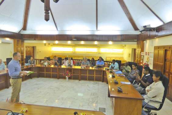 Un colloque scientifique aux Loyauté