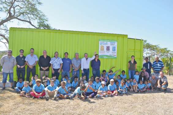 Un conteneur pour recevoir les  déchets encombrants et polluants