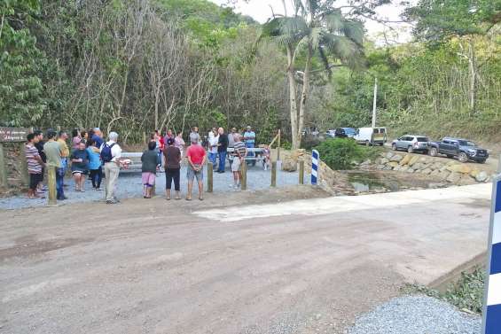 Un pont élargi  à Tendéa
