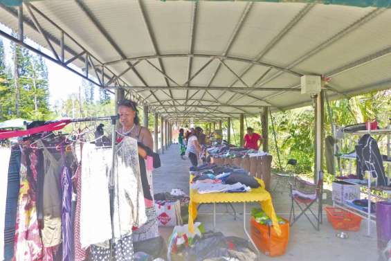 Faible affluence  au vide-greniers