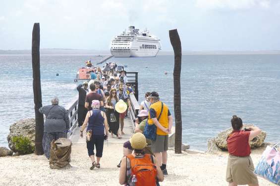 En attendant les travaux, les croisières continuent à accoster