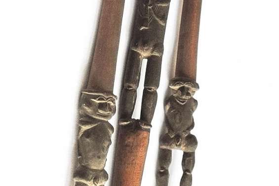 Des sagaies « de deuil » inédites exposées en Métropole