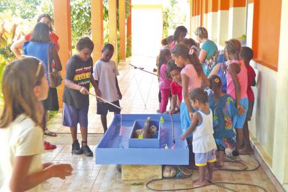 Une kermesse pour faire voyager les enfants