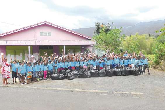 Les enfants à l’assaut des détritus