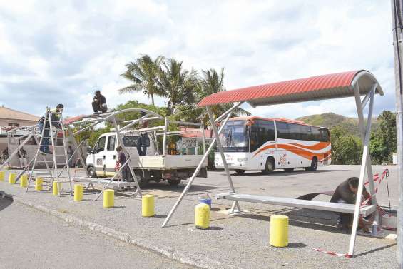 Quatre abris de bus  installés place Blidy