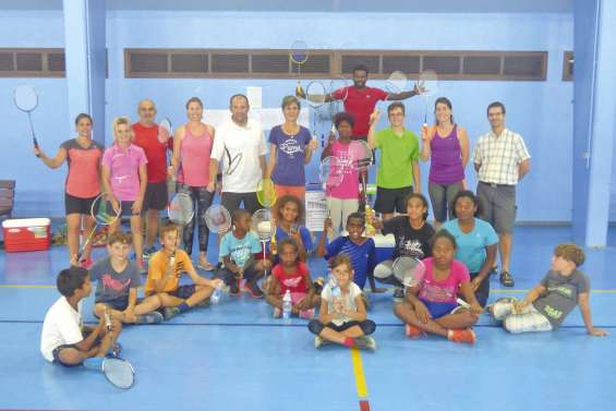 Un tournoi de badminton pour les jeunes