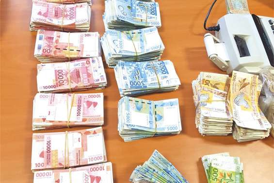 Fraude fiscale : 18 millions de francs en liquide saisis