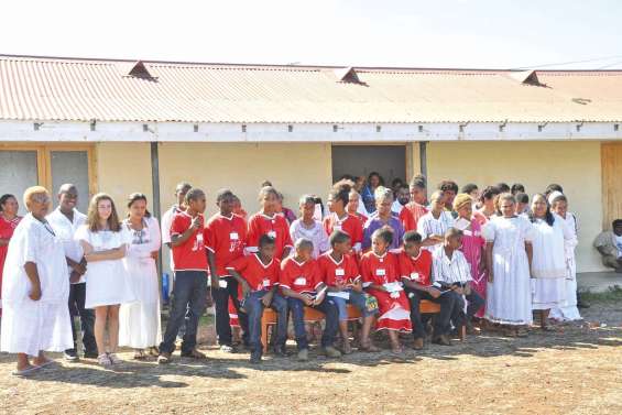 Quarante-quatre confirmations dimanche