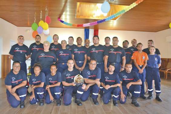 Médailles et hommage  aux sapeurs-pompiers de Bourail