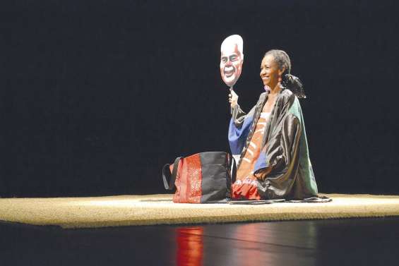 Un spectacle énergique  où politique rime avec comique