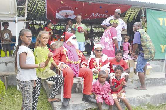 Les croisiéristes ont fêté Noël  avec les enfants du Wetr