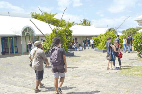 Les parents des lycéens  mécontents