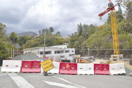 À Boulari, une partie de la rue Jean-Gabin est barrée