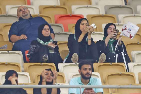Arabie Saoudite : enfin des femmes au stade !