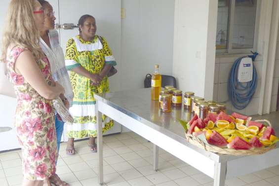 Visite marathon pour la consule générale